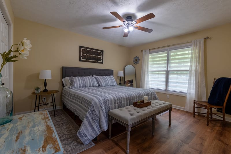 Second bedroom with king bed and ensuite access.
